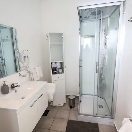 Metropolitan فندق مبيت وإفطار 4*